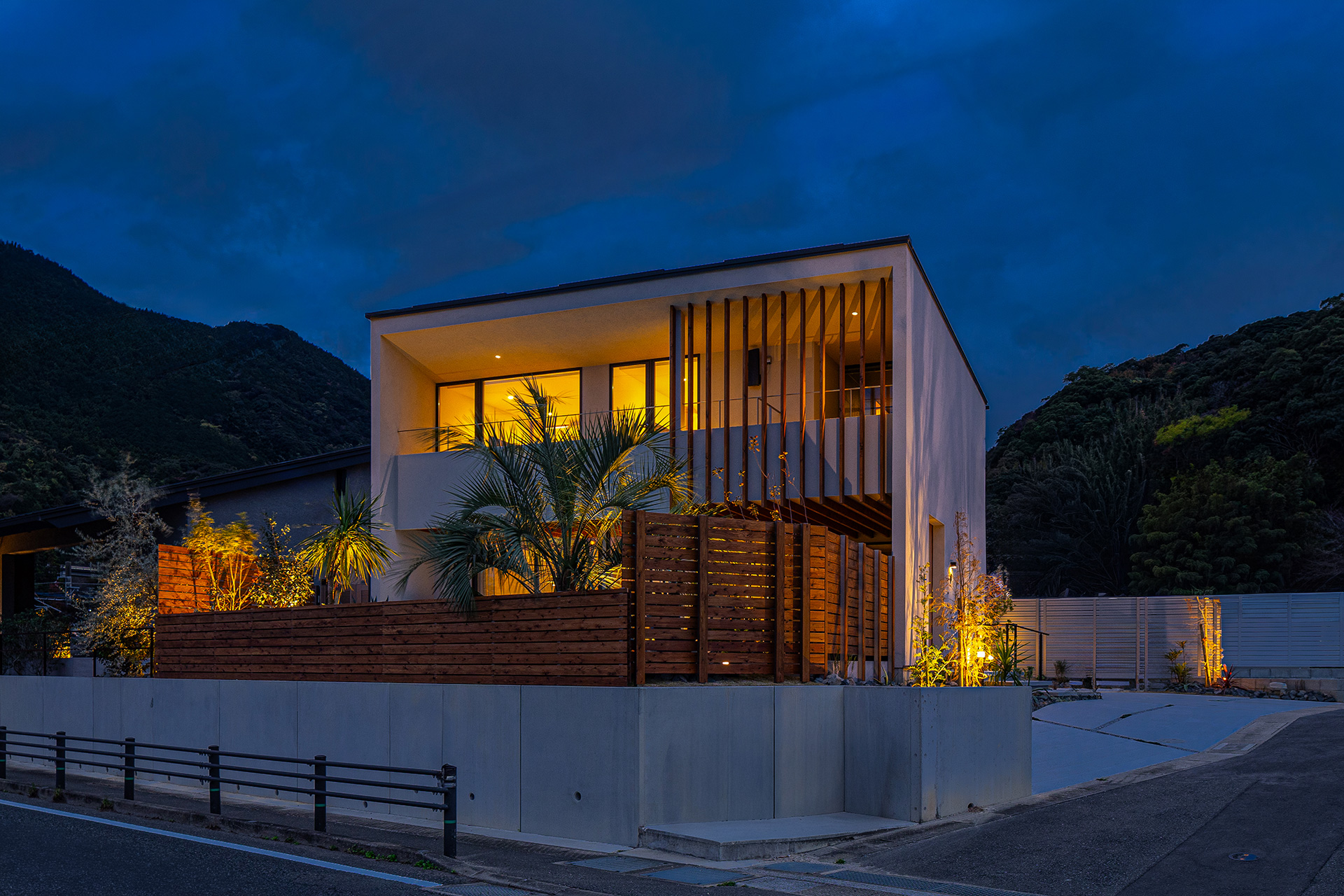 自然と静寂を愉しむ家